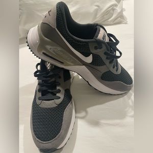 Men’s Nike Air Max System
•New/Never worn
•Size 11